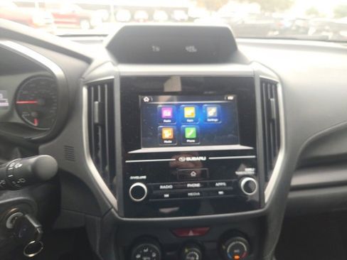 Used 2018 Subaru Crosstrek 2.0i Premium image 11