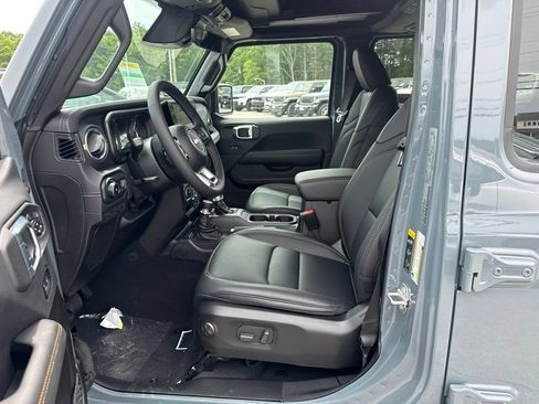 New 2026 Jeep Wrangler Unlimited Sahara AWD/4WD image 16