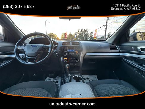 Used 2017 Ford Explorer XLT image 15