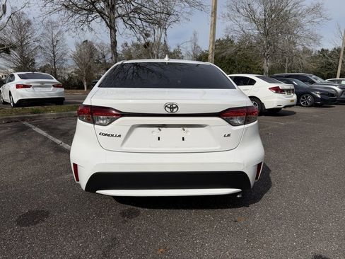Used 2022 Toyota Corolla LE image 5