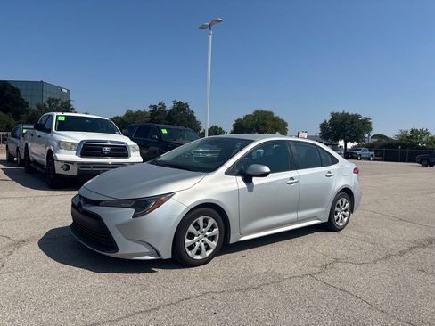 Used 2024 Toyota Corolla LE FWD image 1