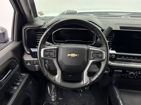 Used 2024 Chevrolet Silverado 2500 LTZ w/ LTZ Convenience Package image 28