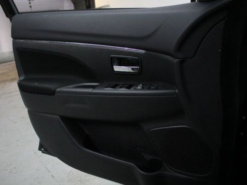 Used 2024 Mitsubishi Outlander Sport ES image 19