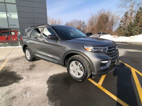Used 2023 Ford Explorer XLT w/ Equipment Group 202A image 7