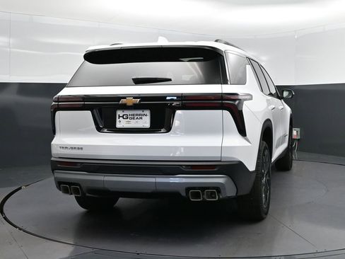 New 2026 Chevrolet Traverse LT w/ Sun and Wheel Package image 7