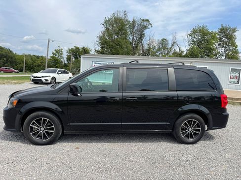 Used 2019 Dodge Grand Caravan SE FWD image 6