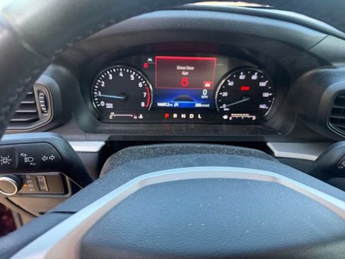 Used 2023 Ford Explorer XLT RWD image 5