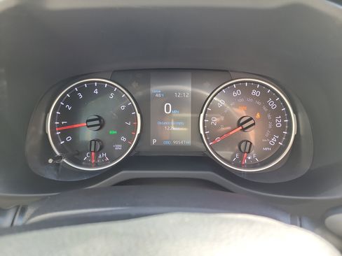 Used 2020 Toyota RAV4 XLE Premium image 31