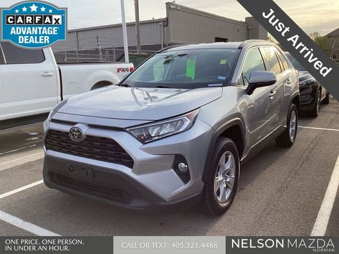 Used 2020 Toyota RAV4 XLE image 1
