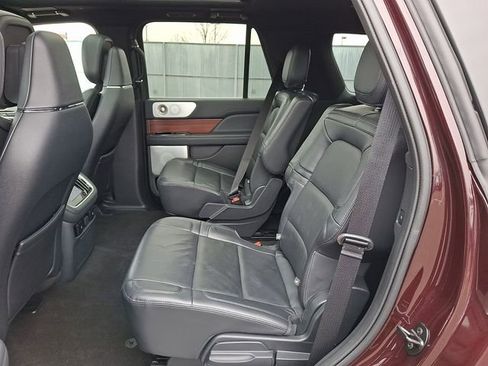 Used 2023 Lincoln Navigator Reserve AWD/4WD image 11