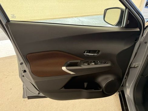 Used 2024 Nissan Kicks SR FWD image 29