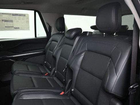 New 2026 Lincoln Navigator L Premier AWD/4WD image 28