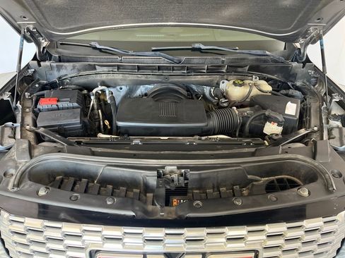 Used 2021 GMC Yukon Denali w/ Denali Premium Package image 11