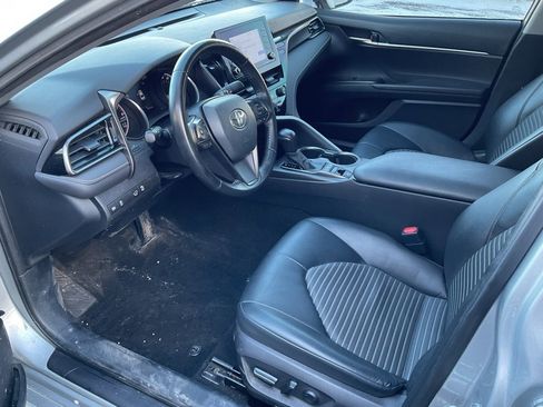 Used 2022 Toyota Camry SE image 10