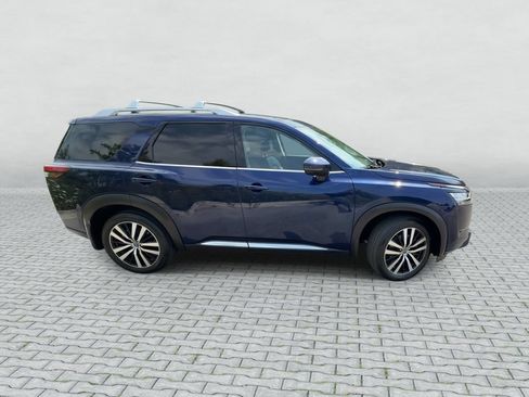 Certified 2024 Nissan Pathfinder Platinum w/ Cargo Package AWD/4WD image 9