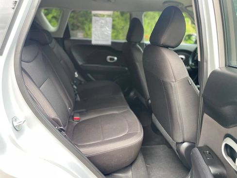 Used 2016 Kia Soul FWD image 20
