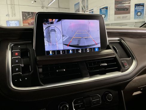 Used 2021 Chevrolet Tahoe Z71 w/ Z71 Off-Road Package image 27