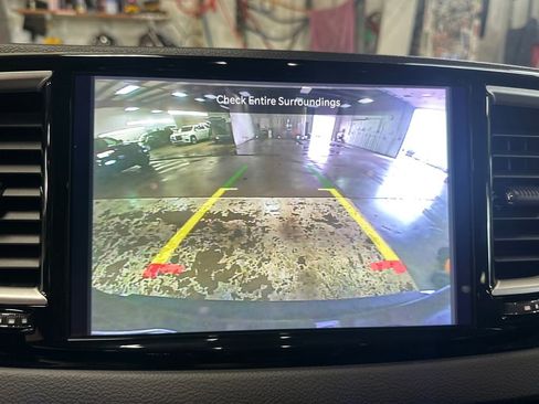 Used 2023 Chrysler Pacifica Touring-L FWD image 24