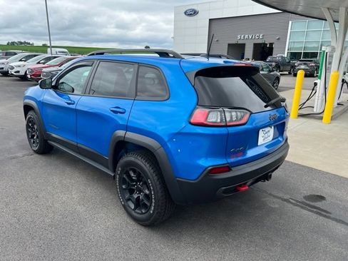 Used 2022 Jeep Cherokee Trailhawk w/ Premium Leather Package AWD/4WD image 7