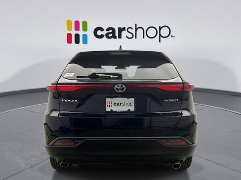 Used 2022 Toyota Venza LE image 4