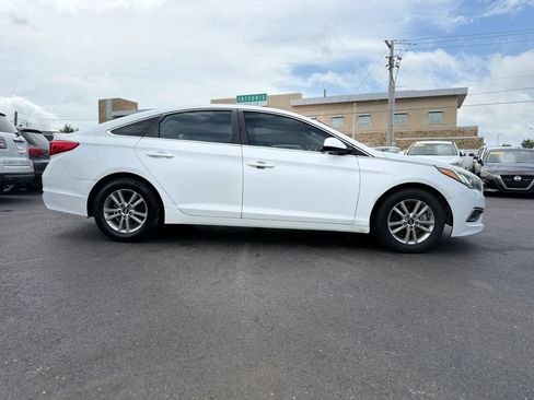 Used 2017 Hyundai Sonata SE FWD image 3
