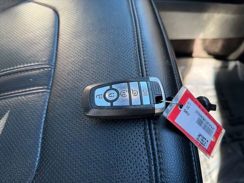 Used 2021 Ford Expedition Max Limited image 29