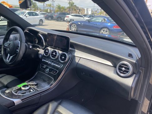 Used 2019 Mercedes-Benz C 300 Sedan w/ Premium Package image 21