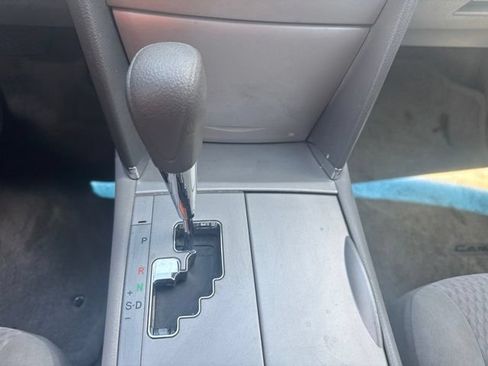 Used 2010 Toyota Camry LE FWD image 12