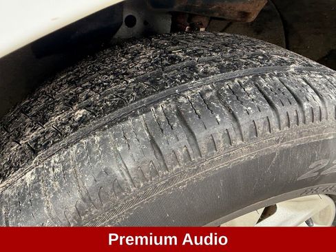 Used 2018 Chevrolet Equinox LT FWD image 12