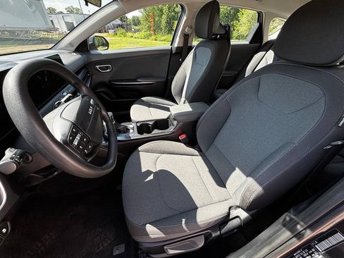 Used 2025 Kia K4 FWD image 12
