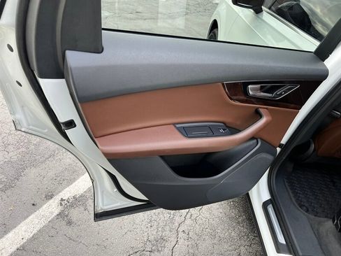 Used 2017 Audi Q7 3.0T Premium Plus w/ Premium Plus Package image 23