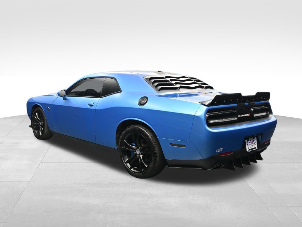 Used 2018 Dodge Challenger R/T w/ Blacktop Package RWD image 3