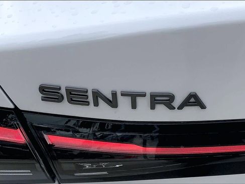 Used 2026 Nissan Sentra SV w/ SV Convenience Package FWD image 10