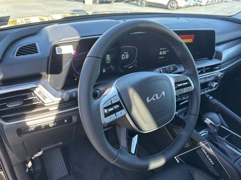 New 2025 Kia Telluride S image 10