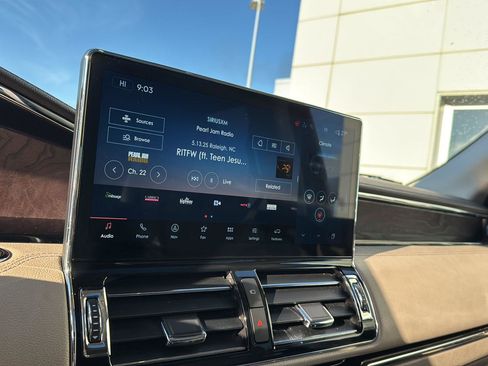 Used 2022 Lincoln Navigator L Reserve image 22