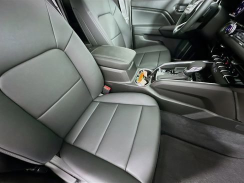 New 2025 GMC Canyon Elevation w/ Convenience Package image 25