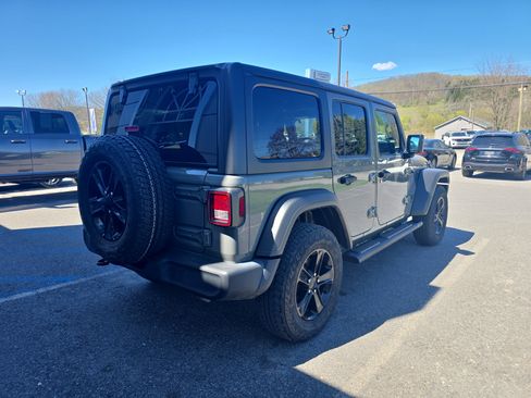 Used 2021 Jeep Wrangler Unlimited Sport AWD/4WD image 3