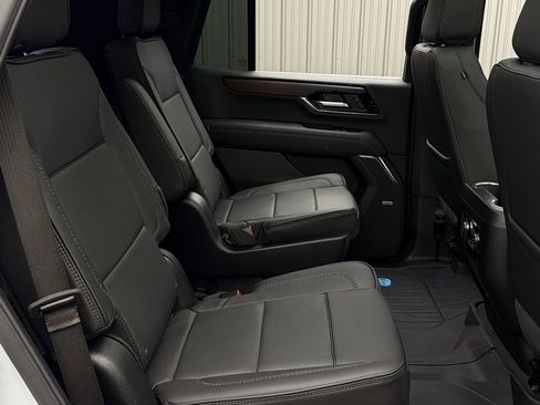 Used 2026 GMC Yukon Denali w/ Sun & Power Step Package AWD/4WD image 38
