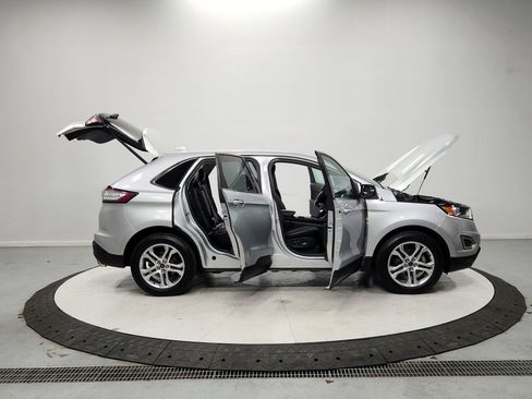 Used 2018 Ford Edge Titanium image 16