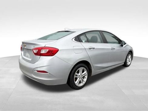 Used 2016 Chevrolet Cruze LT FWD image 3