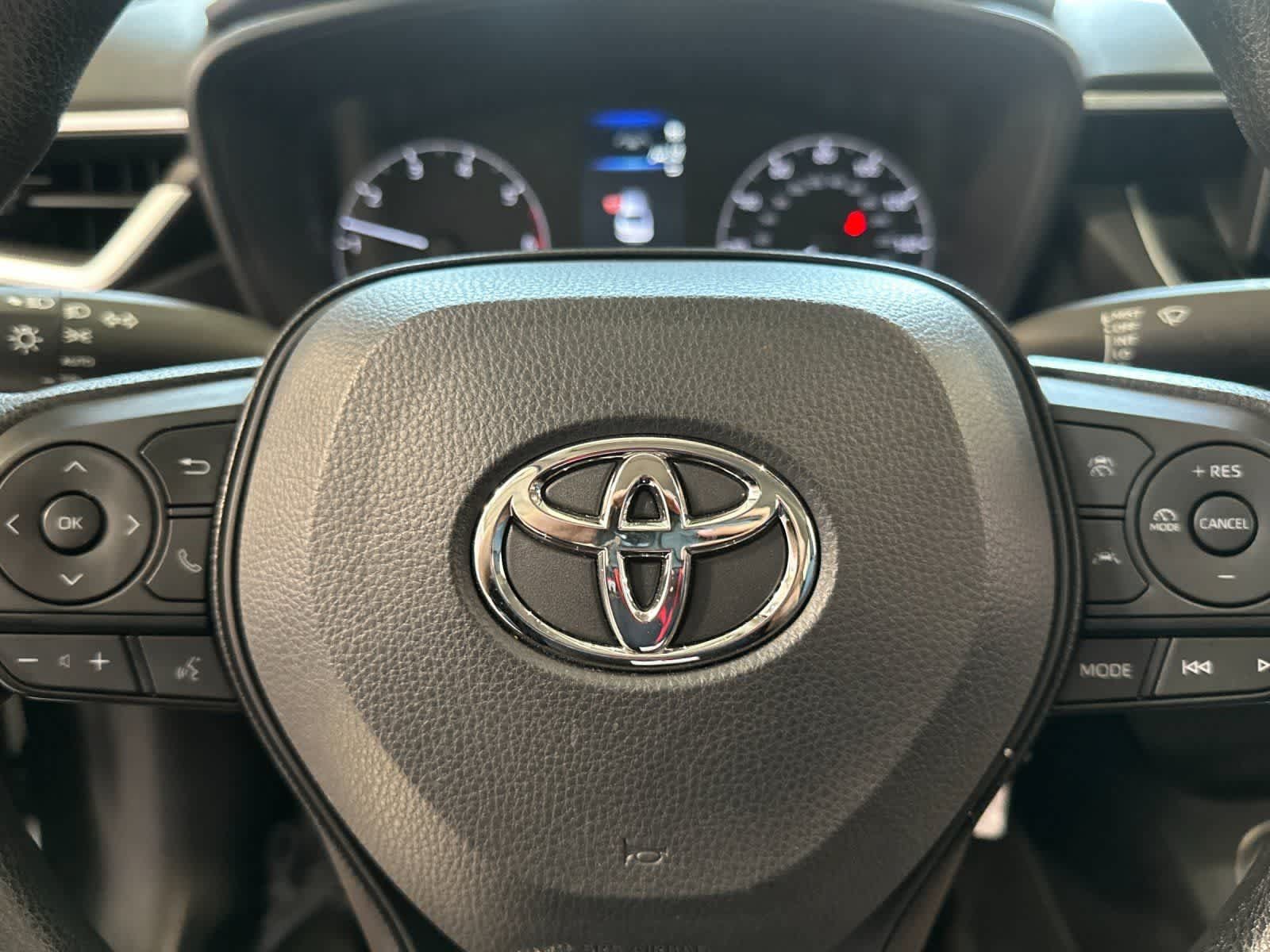 Used 2025 Toyota Corolla LE FWD image 22