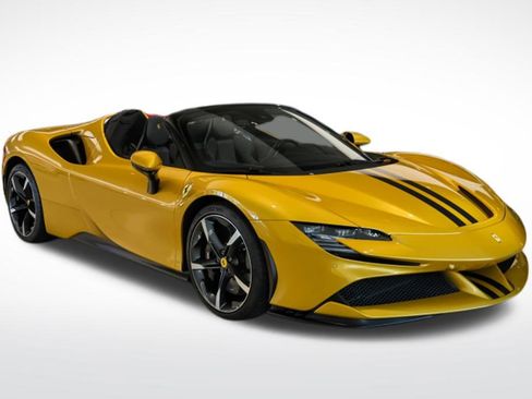 Used 2024 Ferrari SF90 Spider image 7