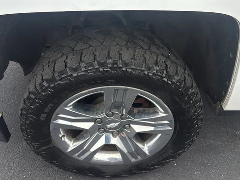 Used 2017 Chevrolet Silverado 1500 Custom w/ Custom Convenience Package AWD/4WD image 24