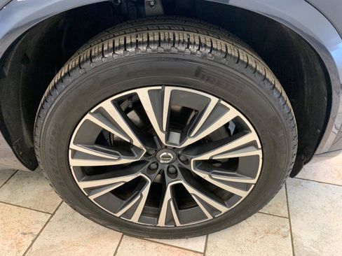 Used 2022 Volvo XC90 T6 Momentum w/ Climate Package image 10