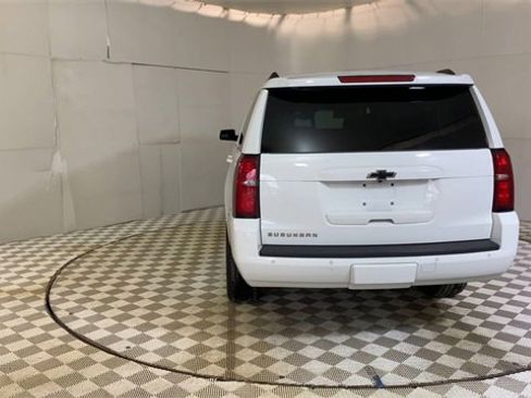Used 2020 Chevrolet Suburban LT image 7