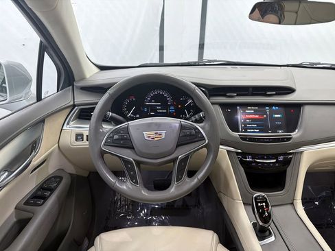 Used 2018 Cadillac XT5 Luxury w/ Driver Awareness Package FWD image 25