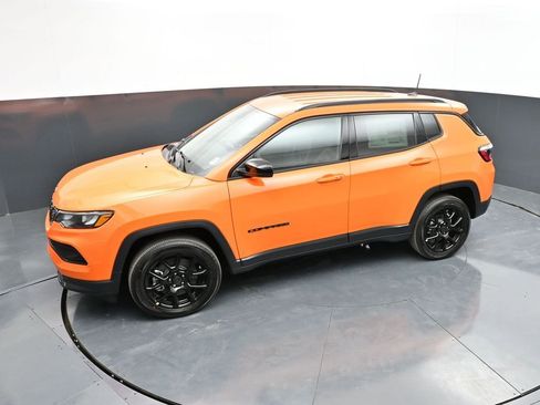 New 2026 Jeep Compass Latitude AWD/4WD image 32