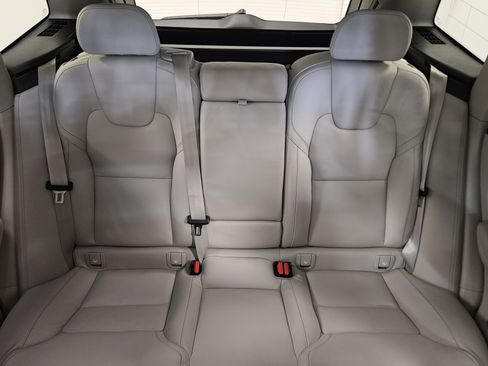 New 2026 Volvo XC60 B5 Ultra w/ Climate Package image 42