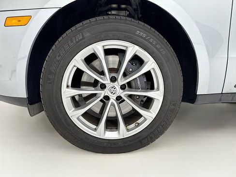 Certified 2025 Porsche Macan image 32