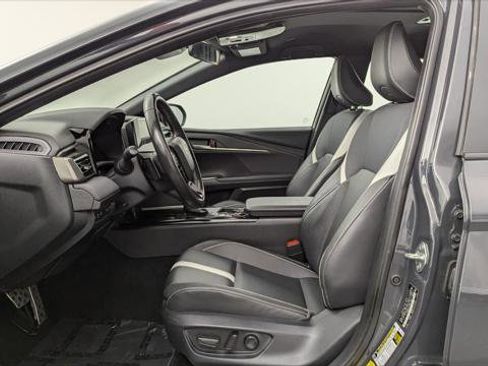 Used 2025 Toyota Camry SE image 14